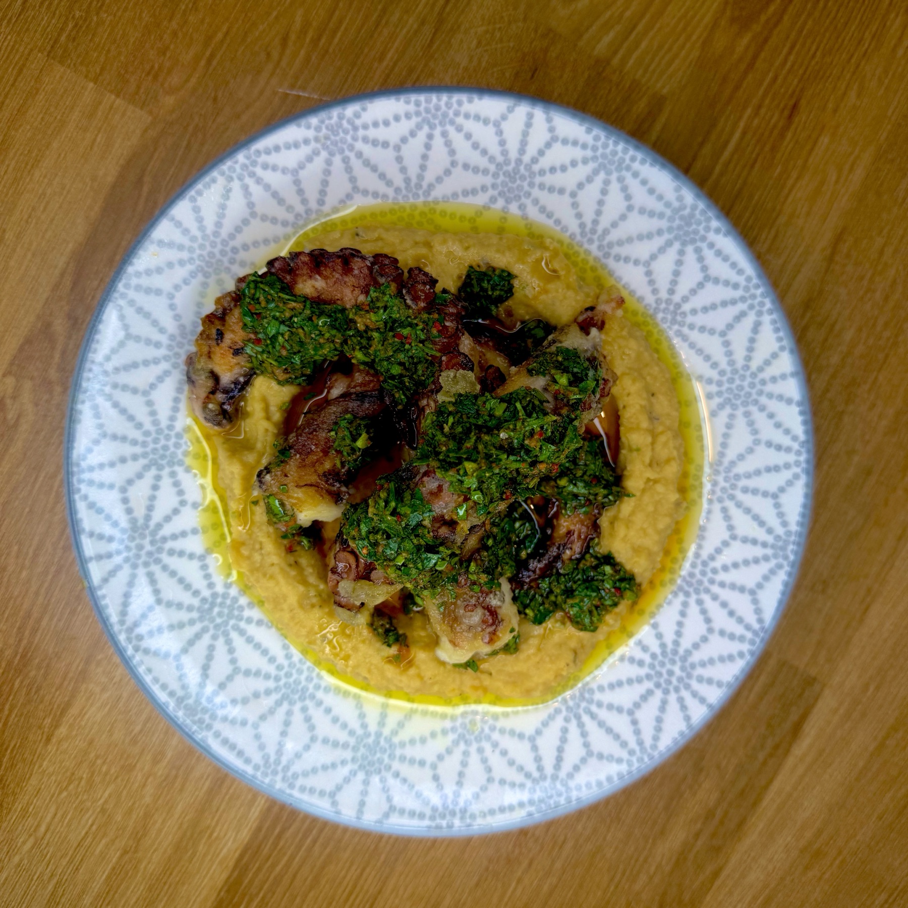 Poulpe grillé, chimichurri, purée